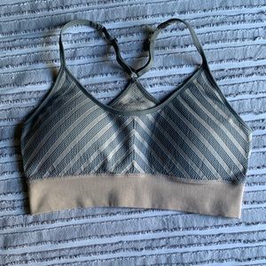 Womens pro fit sports bra size L
